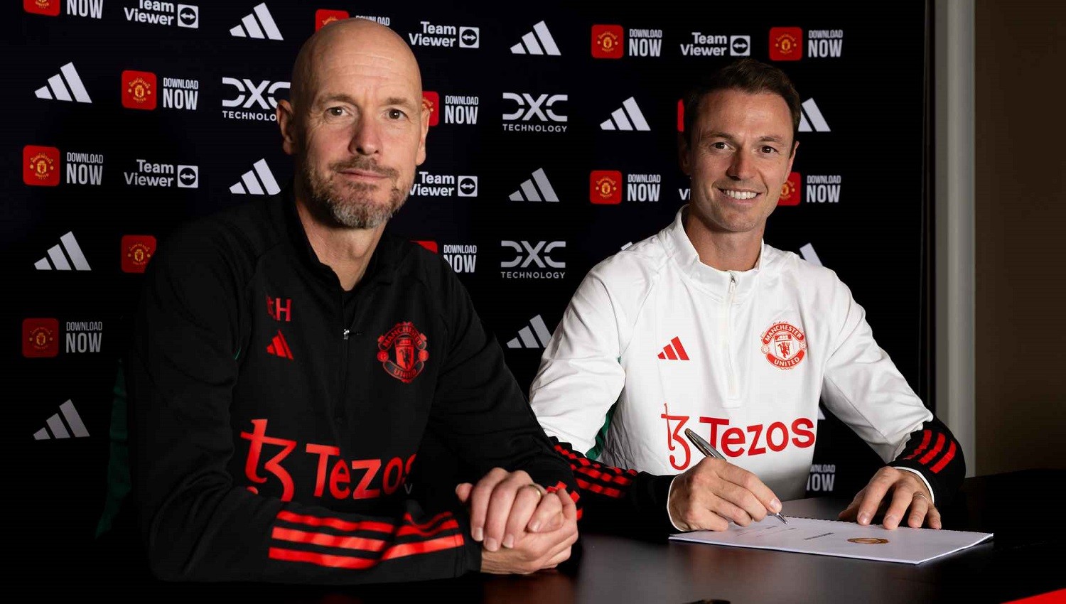 Resmi! Manchester United Perpanjang Kontrak Jonny Evans
