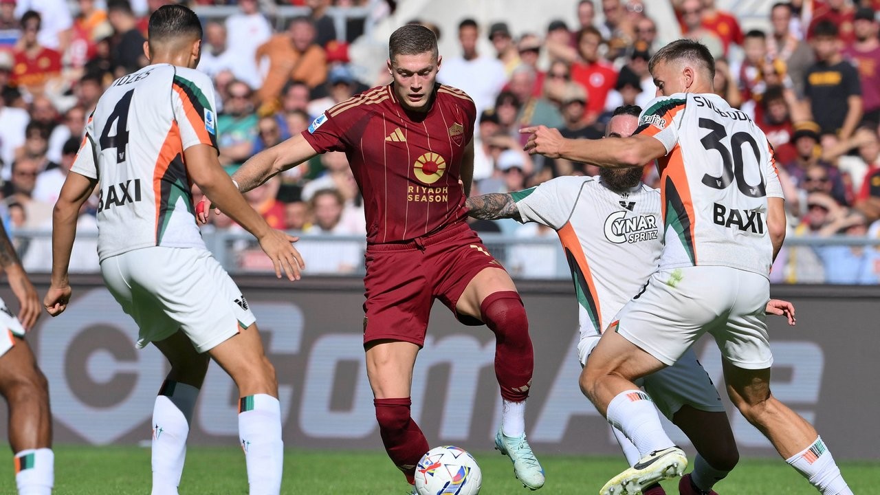 Hasil AS Roma vs Venezia di Liga Italia 2024/25 - Jay Idzes Dkk Dibungkam I Giallorossi