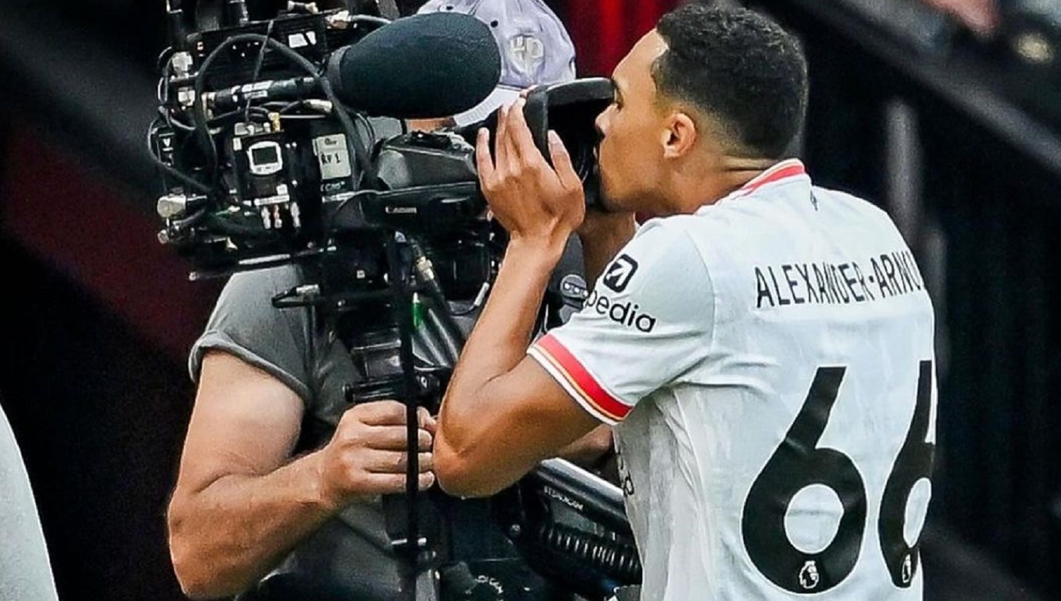 Malunya Trent Alexander-Arnold: Tiru Selebrasi Steven Gerrard, Ehh Goalnya Dianulir VAR