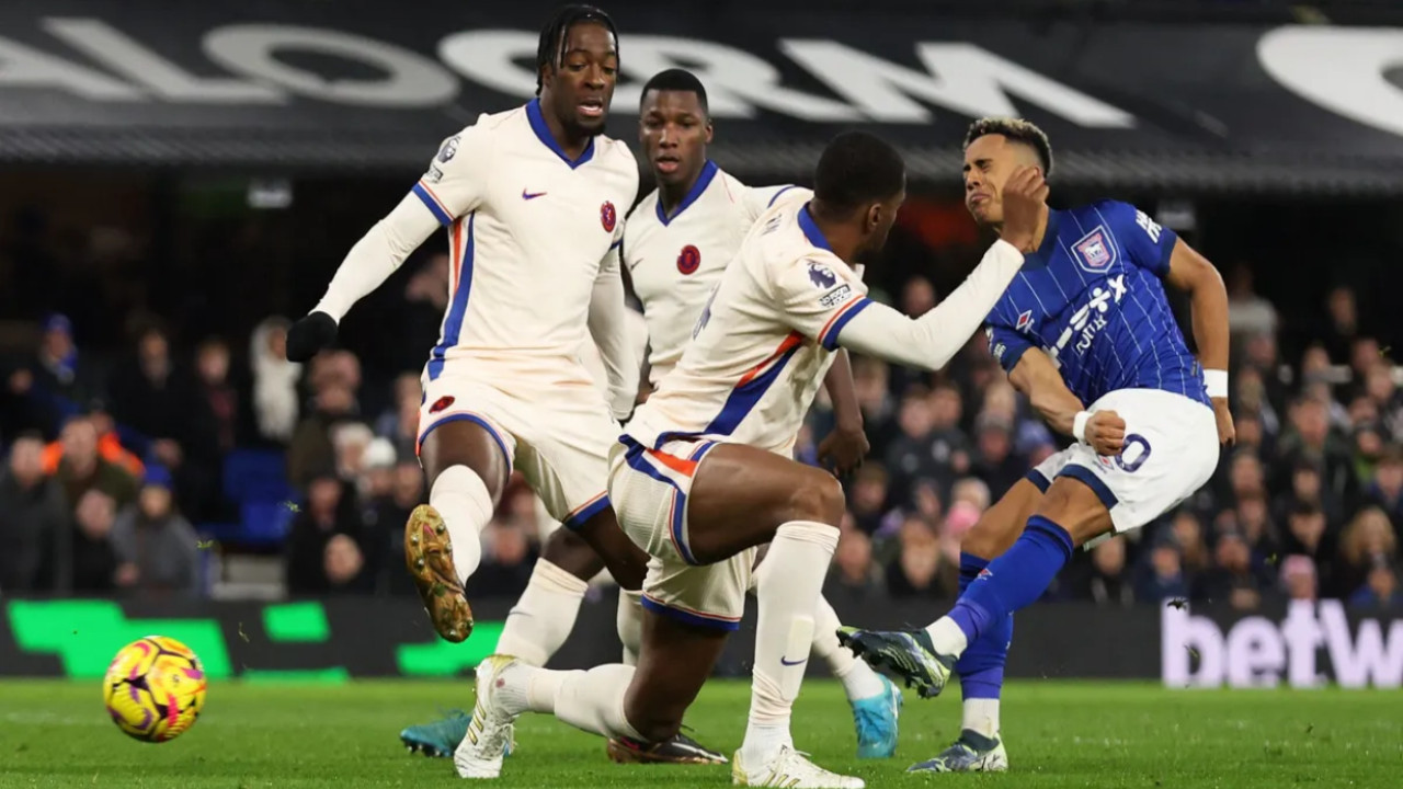 Rekap Hasil Liga Inggris Dini Hari Tadi - Chelsea dan Manchester United Kompak Kalah 0-2