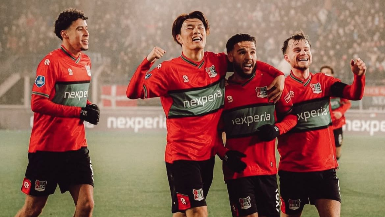 Tempat Menonton Twente vs NEC di Liga Belanda 2024/25 - Menanti Aksi Mees Hilgers dan Calvin Verdonk