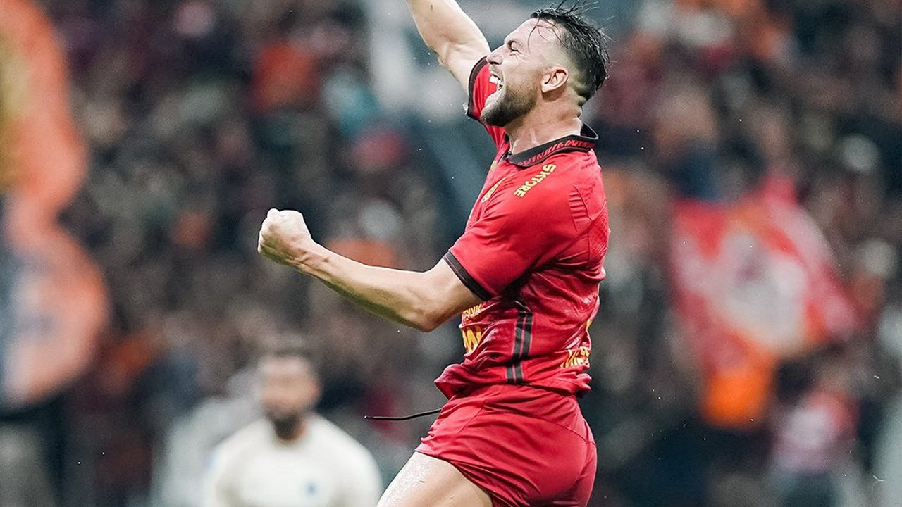 Hasil Persija Jakarta vs Persita di Liga 1 2024/25 - Macan Kemayoran Bungkam Pendekar Cisadene 2-0!