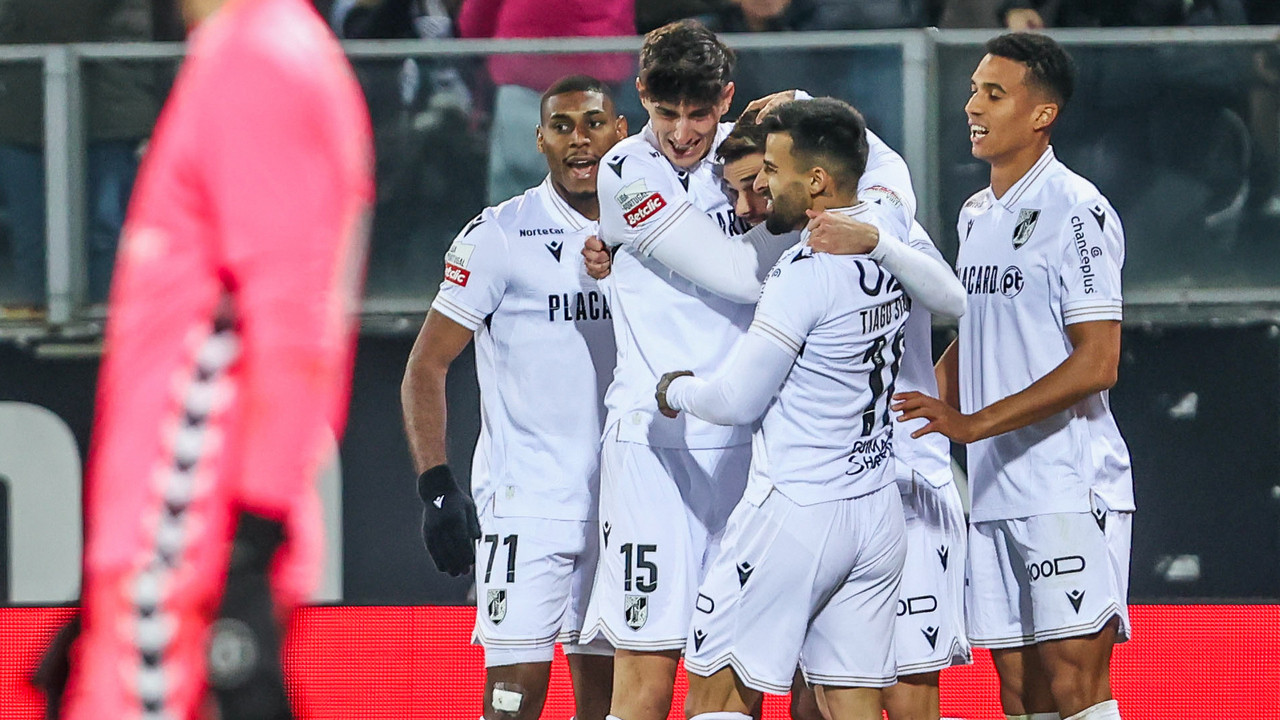 Tempat Menonton Estoril vs Guimaraes di Liga Portugal 2024/25