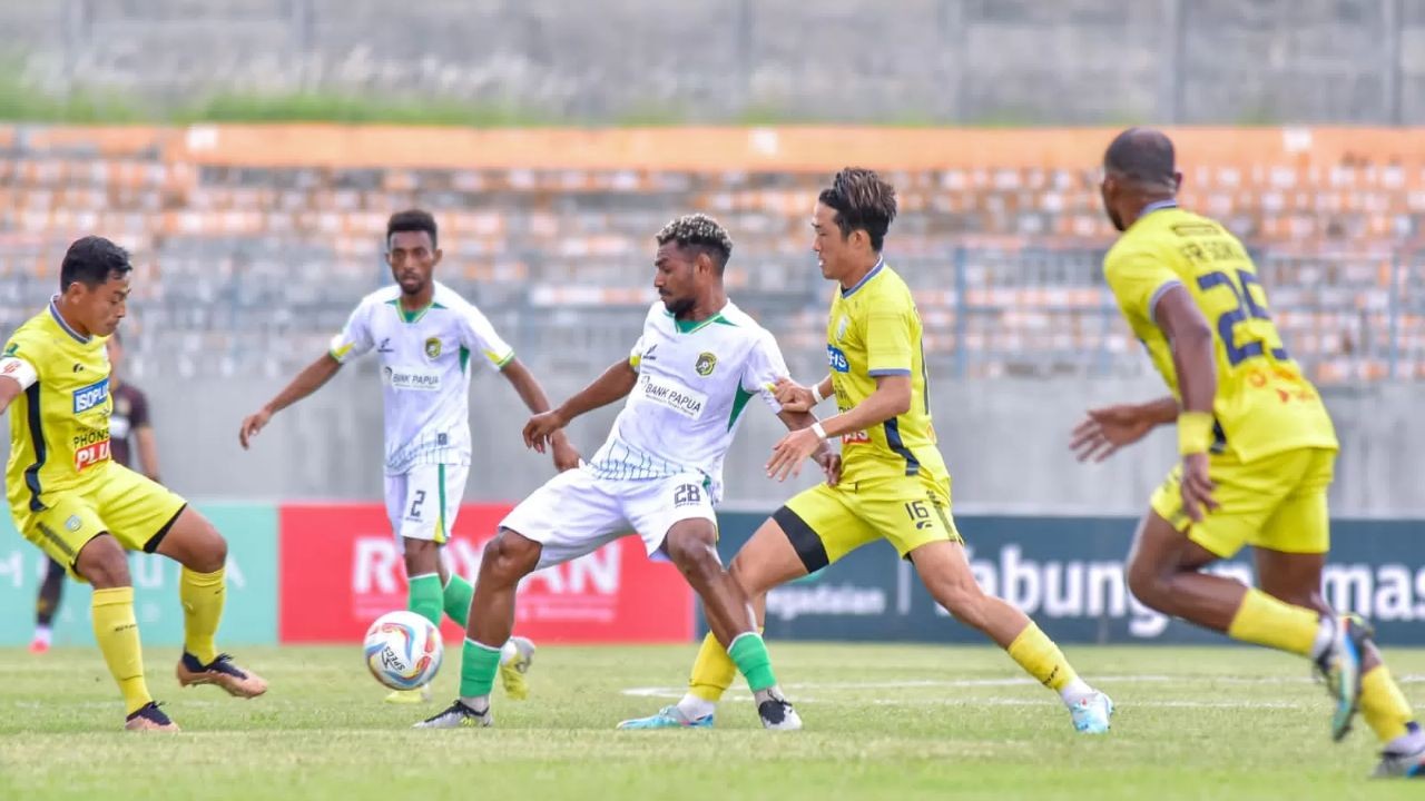 Prediksi Gresik United vs Persewar Waropen Liga 2 2024/25: Laskar Joko Samudro dan Mutiara Bakau Saling Sikut!