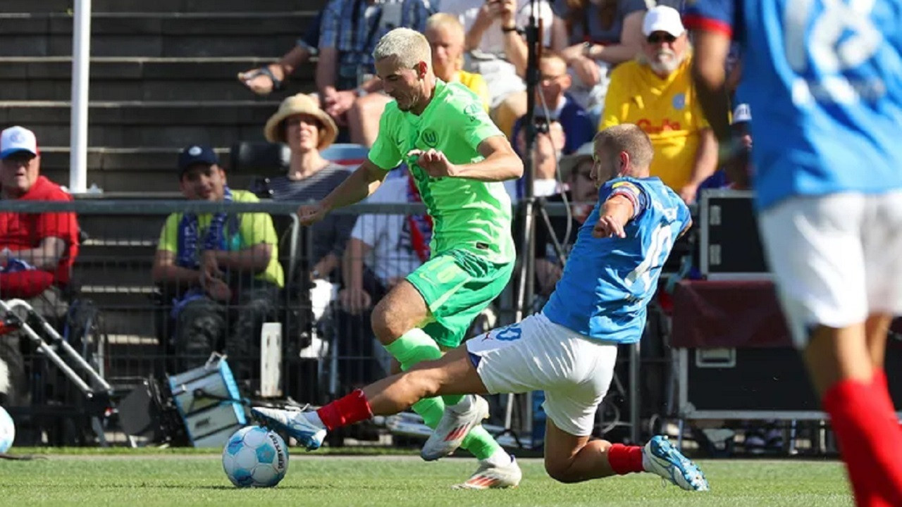 Prediksi Wolfsburg vs Holstein Kiel di Liga Jerman 2024/25 - 3 Poin Penting Kedua Tim!