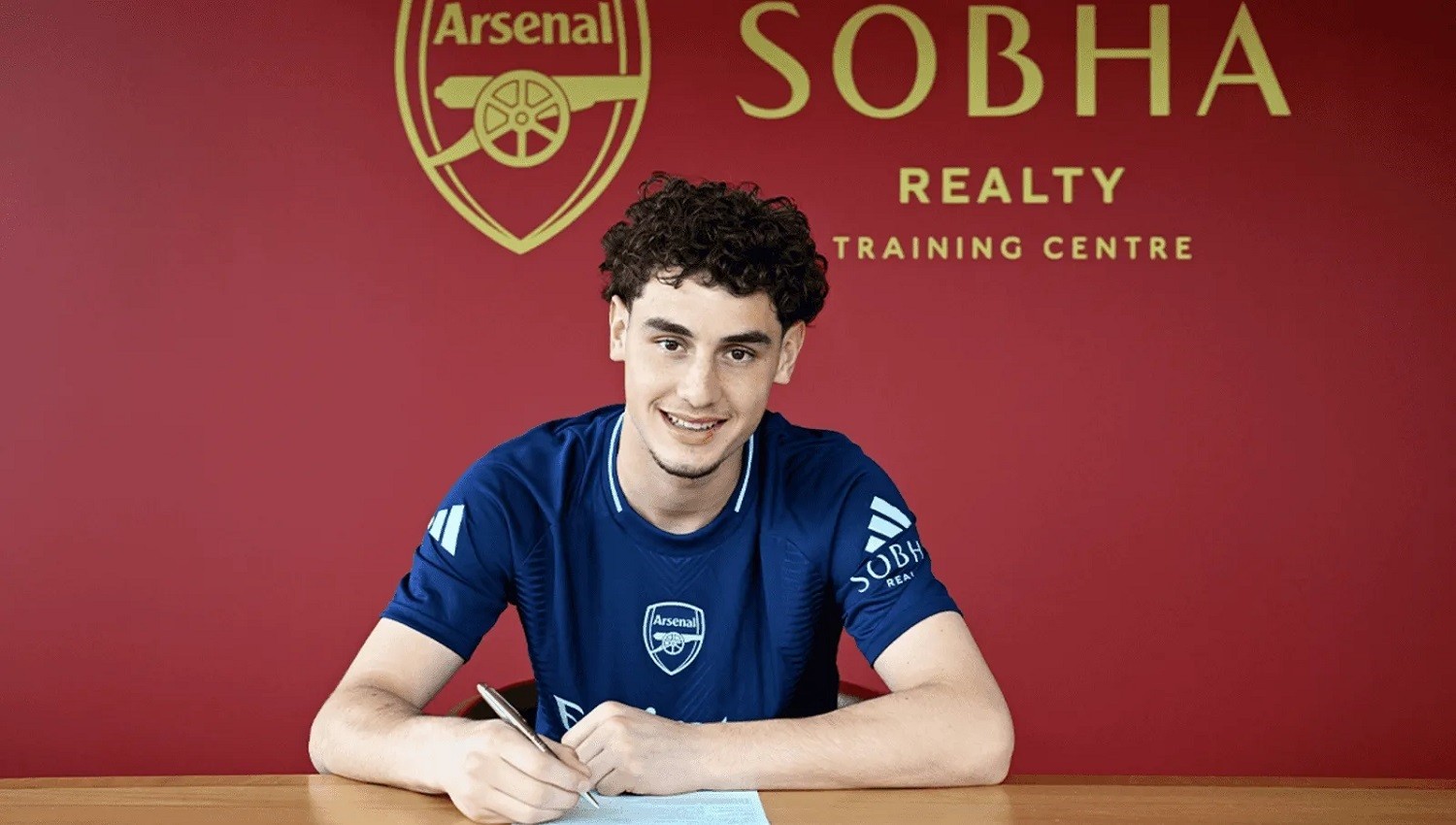 Arsenal Resmi Gaet Kiper Muda dari Ajax, Langsung Berlatih di Tim Utama Mikel Arteta
