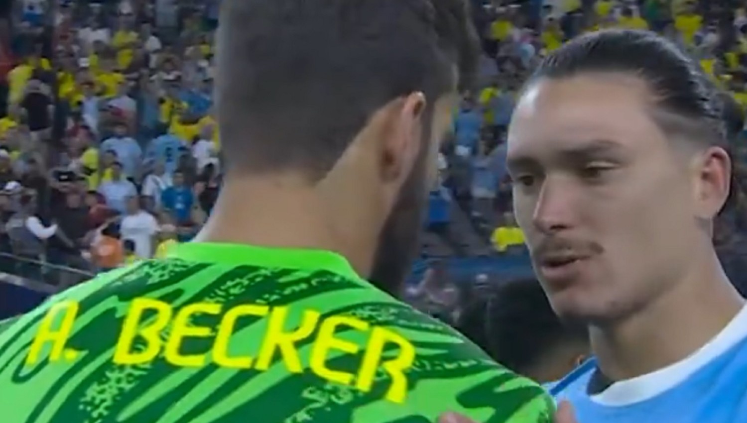 Copa America 2024: Darwin Nunez Hibur Alisson Becker yang Sedih Usai Brasil Tersingkir