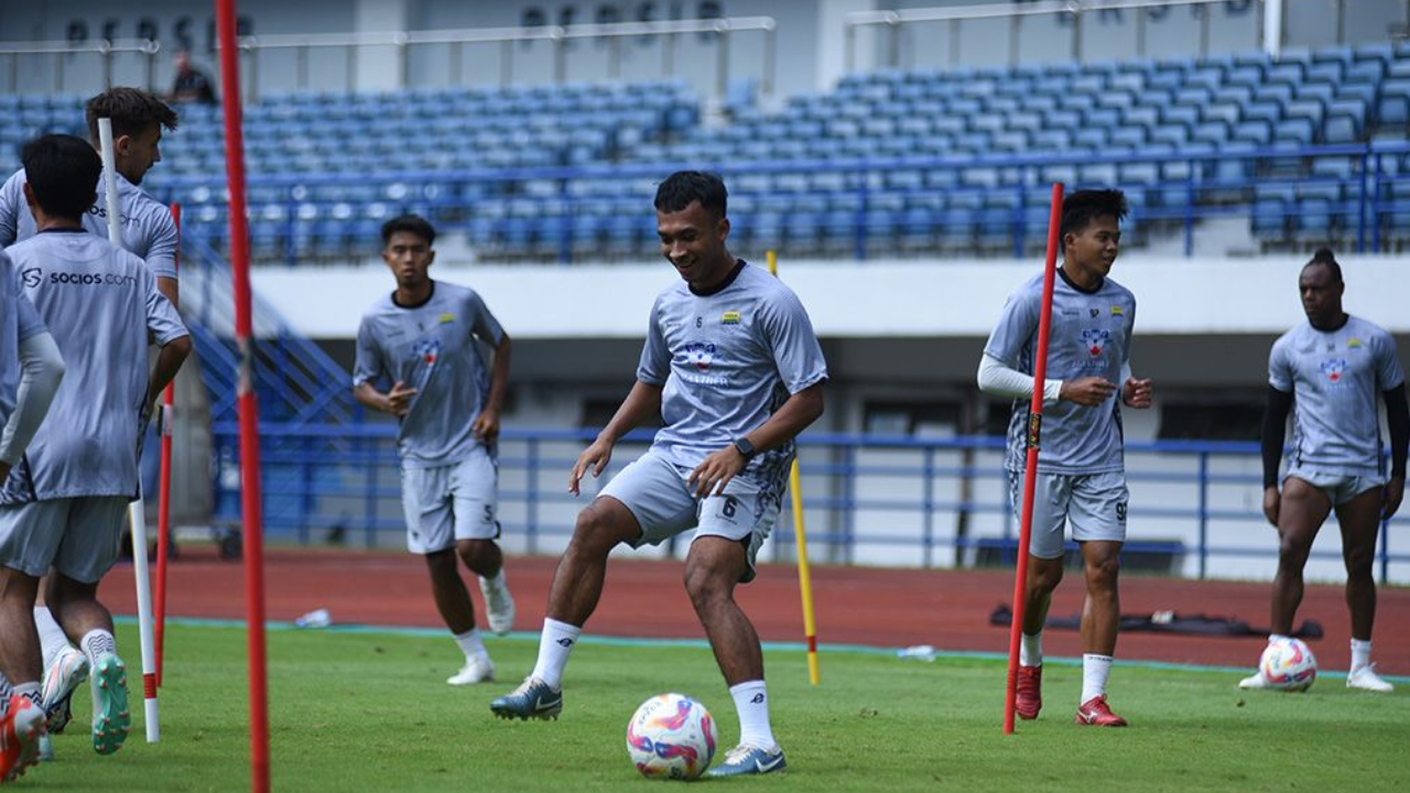 Janji Bojan Hodak untuk Robi Darwis dan Kakang Rudianto