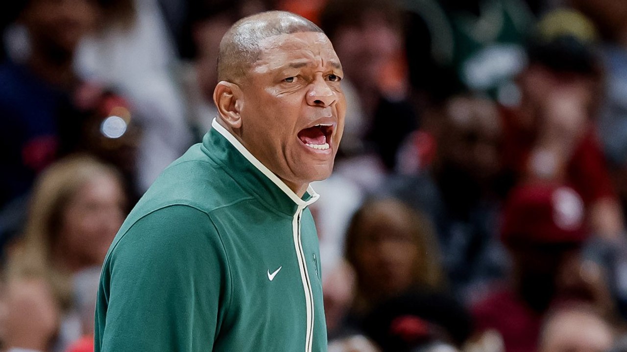 Pelatih Milwaukee Bucks, Doc Rivers Kecam LA Lakers Karena Pecat Darvin Ham