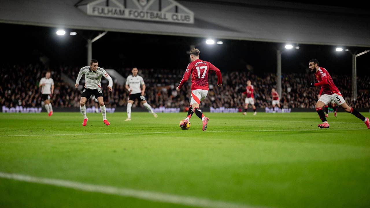 Hasil Fulham vs Man Utd di Liga Inggris - Setan Merah Diselamatkan Martinez