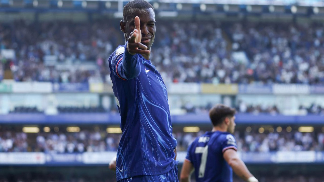 Diam-diam Menghanyutkan di Chelsea, Nicolas Jackson Ukir Rekor Lampaui Drogba dan Crespo