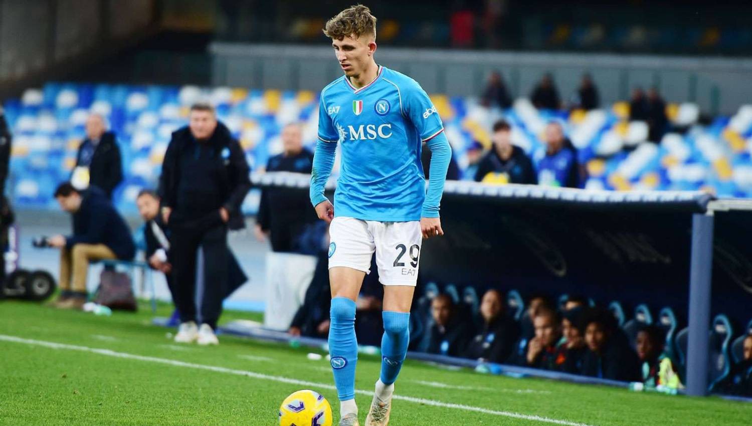 Everton Ingin Rampungkan Transfer Jesper Lindstrom Setelah Tak Terpakai di Napoli