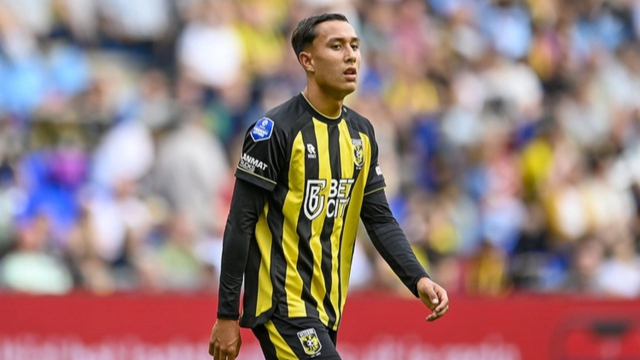 Pemain Keturunan Indonesia Disebut Bakal Satu Tim dengan Mees Hilgers di FC Twente