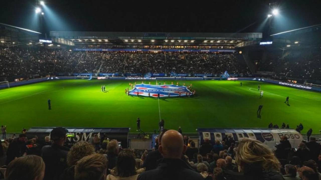 Tempat Menonton Heerenveen vs Ajax di Liga Belanda 2024/25
