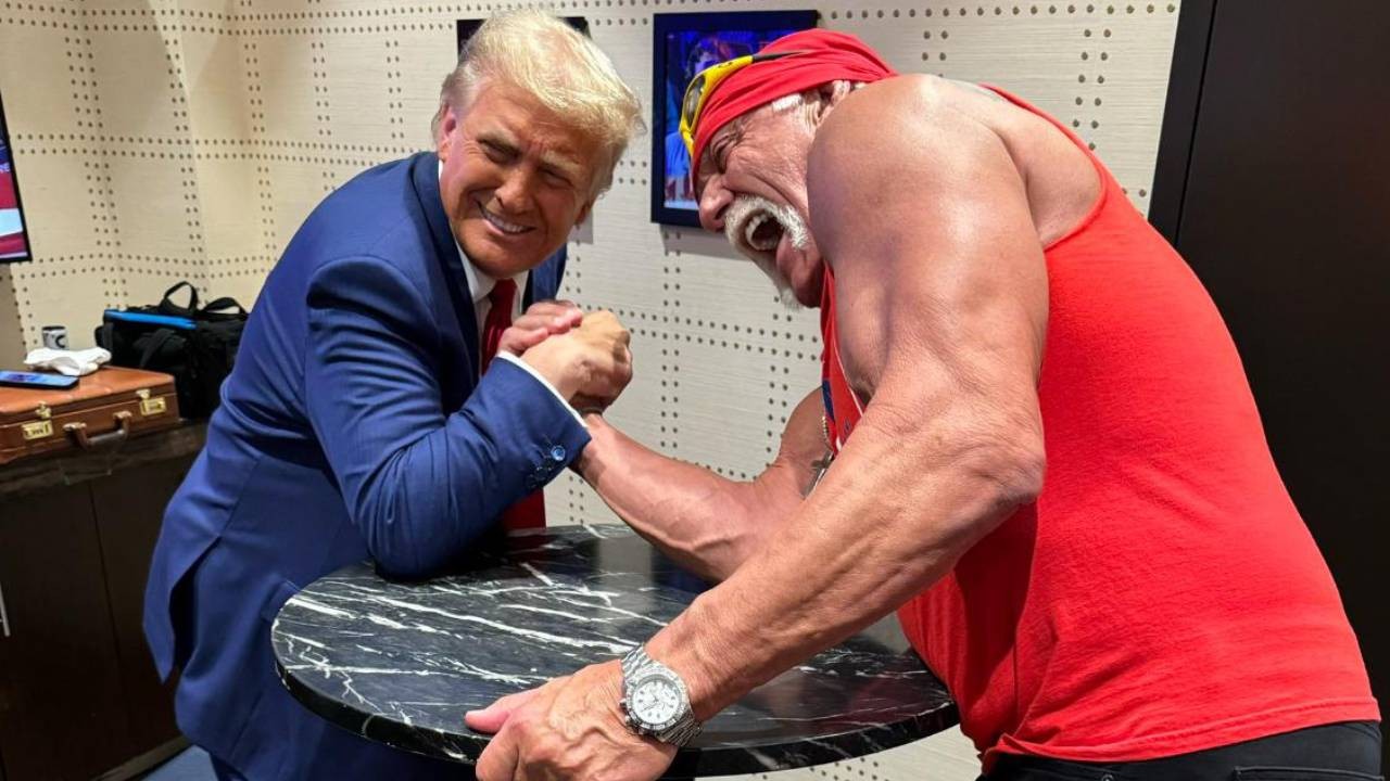 Hulk Hogan Comeback di Acara Kampanye Donald Trump dengan Gaya Khasnya