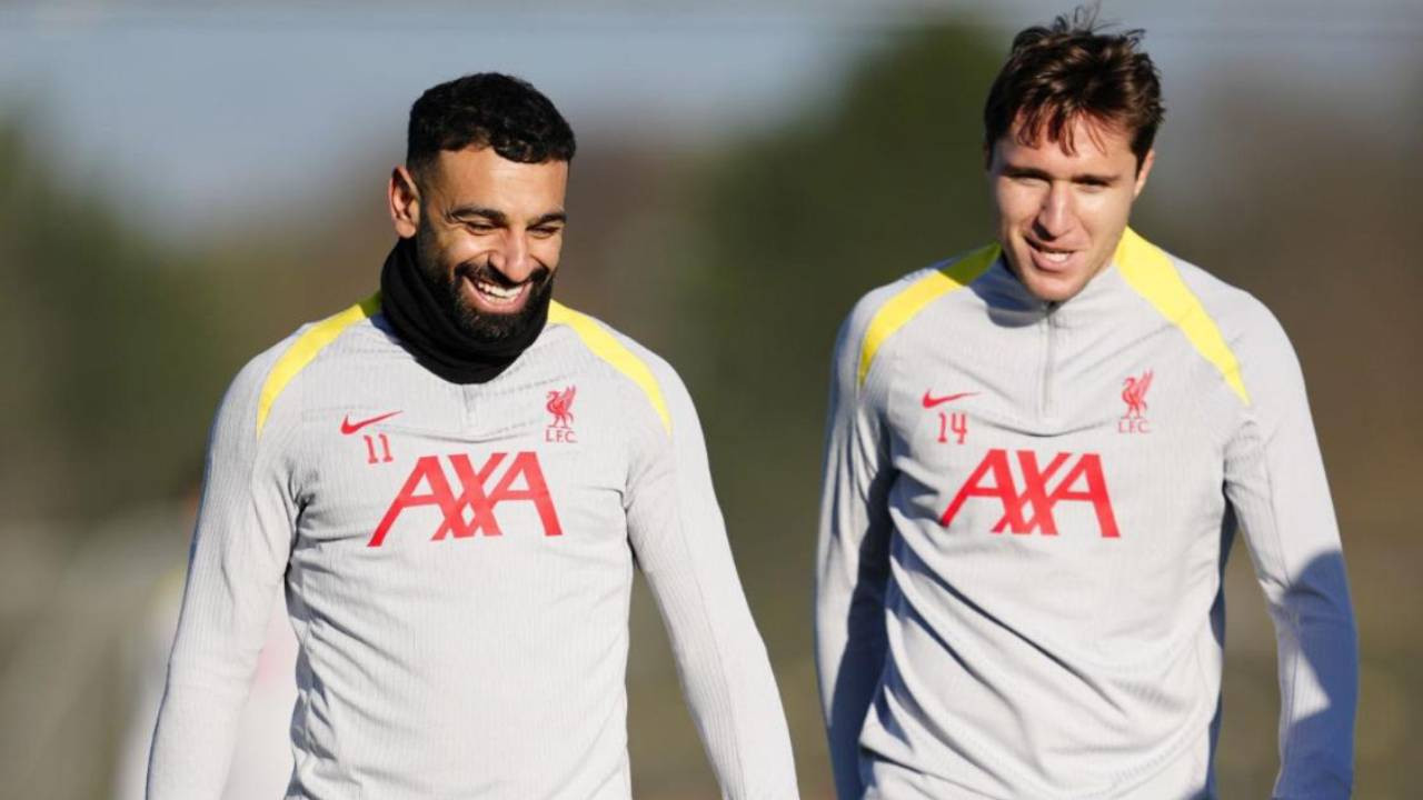 Adu Nasib di Liverpool: Federico Chiesa Jarang Main, Masa Depan Mohamed Salah Gantung