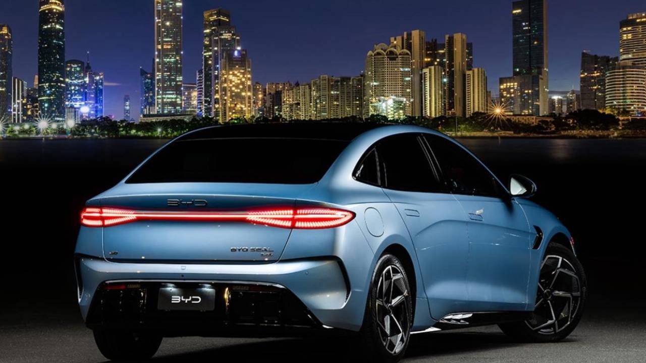 BYD Tarik Puluhan Ribu Mobil Listrik yang Cacat Produksi karena Risiko Kebakaran