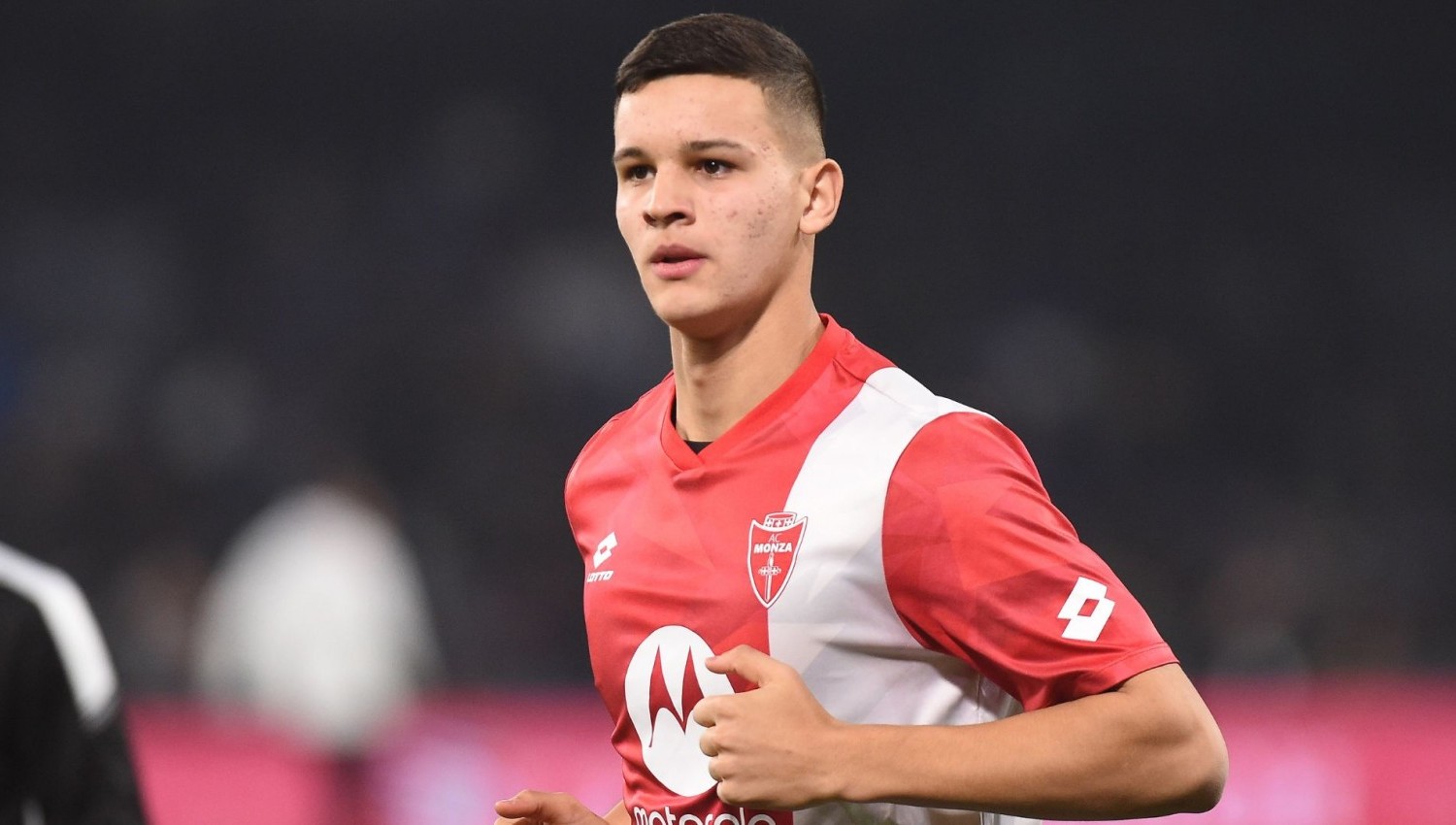 Ogah Lepas Valentin Carboni, Inter Milan Tetap Kejar Albert Gudmundsson dari Genoa