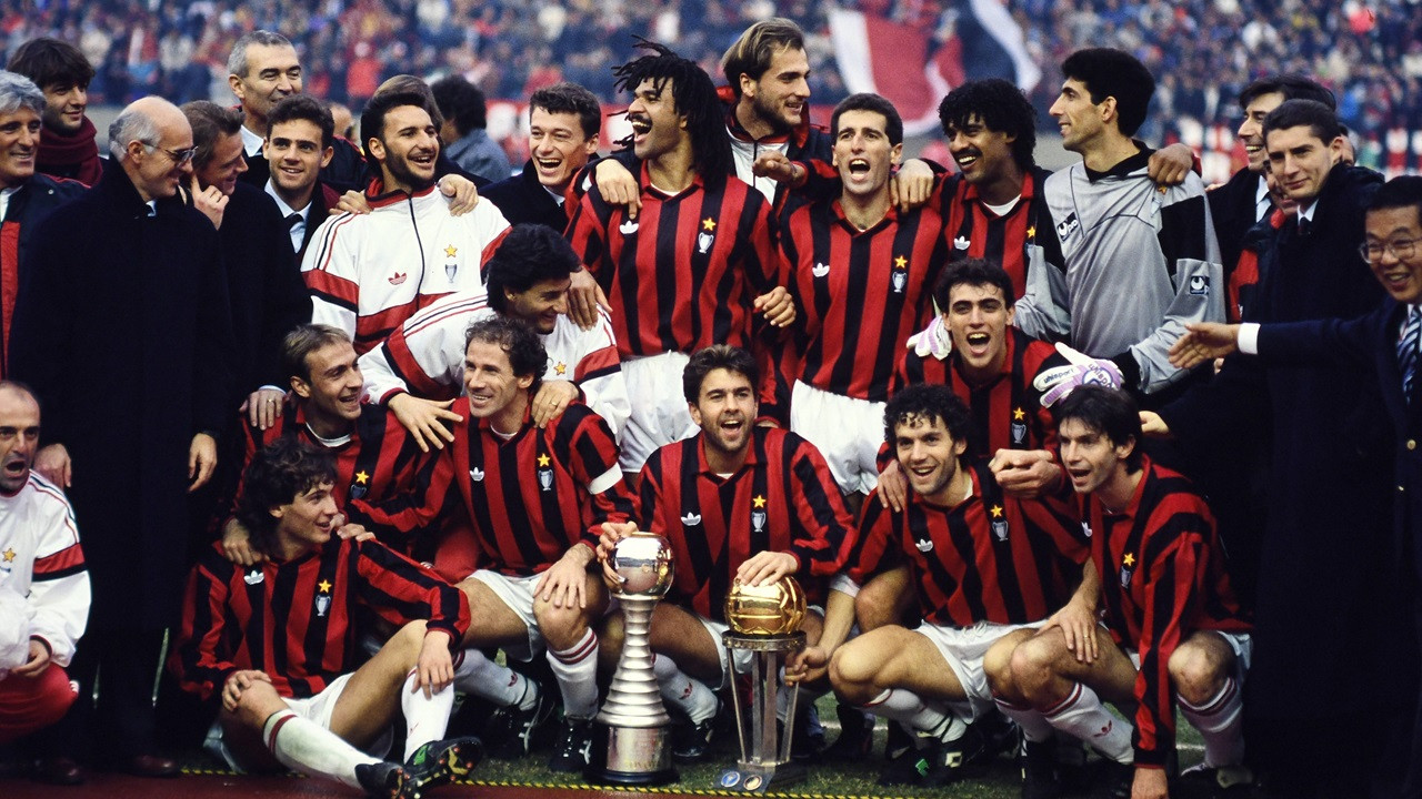 Sejarah Bola Hari Ini, Kekompakan Trio Belanda AC Milan Berbuah Trofi Piala Interkontinental 1990