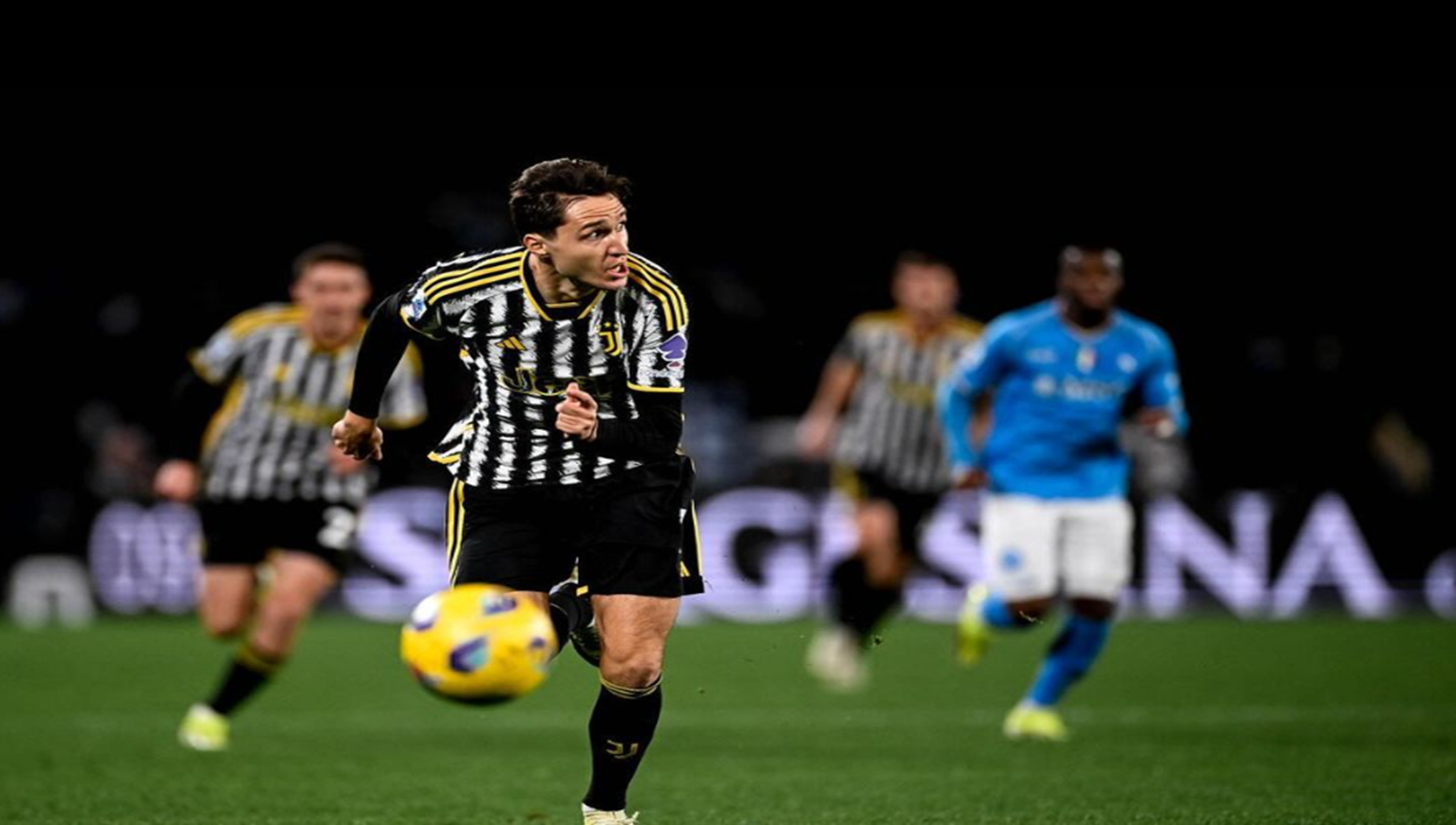 AC Milan Diam-diam 'Buntuti' Federico Chiesa